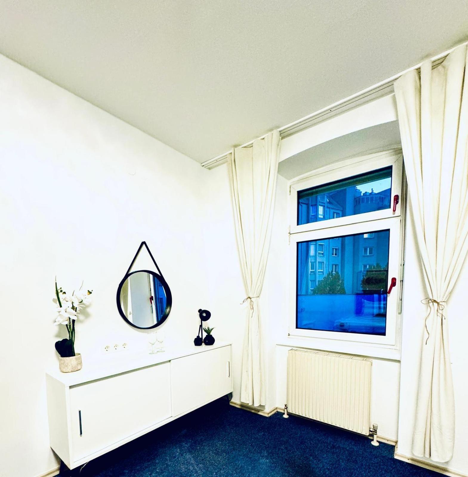 Bright Stay, 7br Shared Only 13min To Belvedere Palace Apartament *