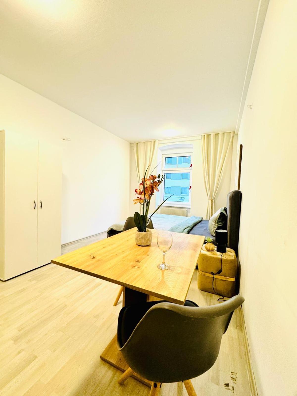 Bright Stay, 7br Shared Only 13min To Belvedere Palace Apartament *